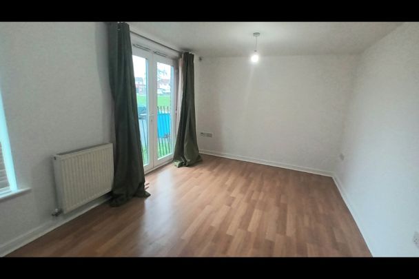 2 Bed Flat, Dobson Street, L6 - Photo 1