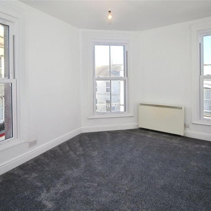 3 bedroom flat to rent - Photo 1