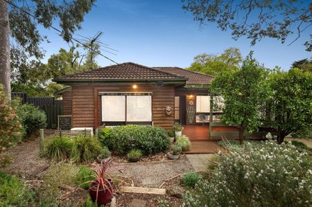 40 Warnes Rd , MITCHAM - Photo 3