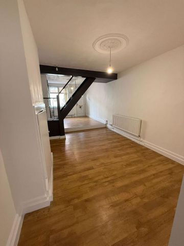 2 bedroom terraced house to rent - Photo 2