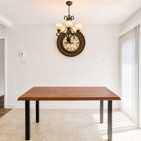 5 1/2 Haut Duplex St Leonard - Rue Dunant/Boul Robert - Photo 3