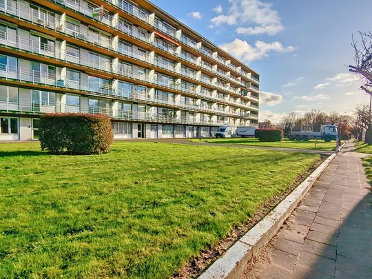 GOED GELEDEN APPARTEMENT MET 2 SLAAPKAMERS & AUTOSTAANPLAATS - Photo 1