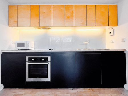 1 bedroom Flat To Let - Photo 4