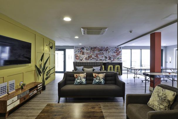 1 bedroom in a flat share to rent - Photo 1