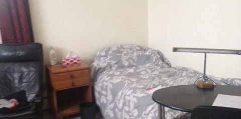 Chambre à louer pour étudiant-e seulement - Photo 2