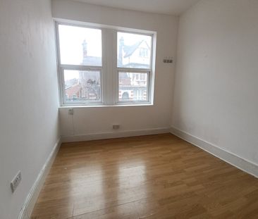 2 Bed Flat, Leigh Road, E6 - Photo 1