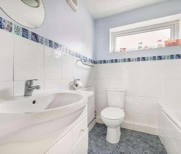 Ridley Avenue, Ealing, London, W13 - Photo 2