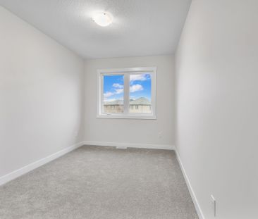 For Lease - 19 Wilkinson Avenue, Cambridge, Ontario - Photo 2