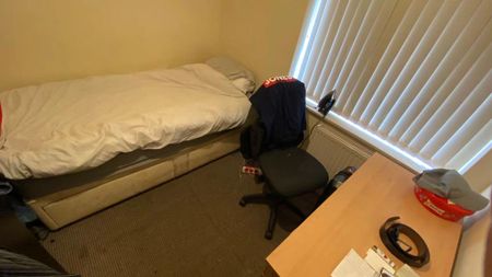 4 bedroom terraced house to rent - Photo 5