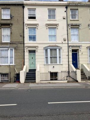 1 bedroom flat to rent - Photo 1