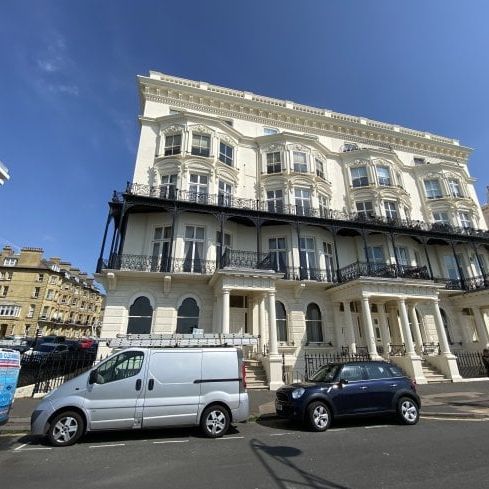 Adelaide Mansions, Hove, BN3 - Photo 1