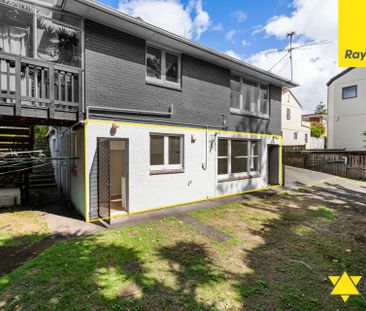 Charming 2-Bedroom Unit with Open Plan Living - Photo 6
