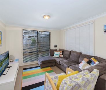 Easy Coastal Living: Furnished 3-Bedroom Home - Photo 2