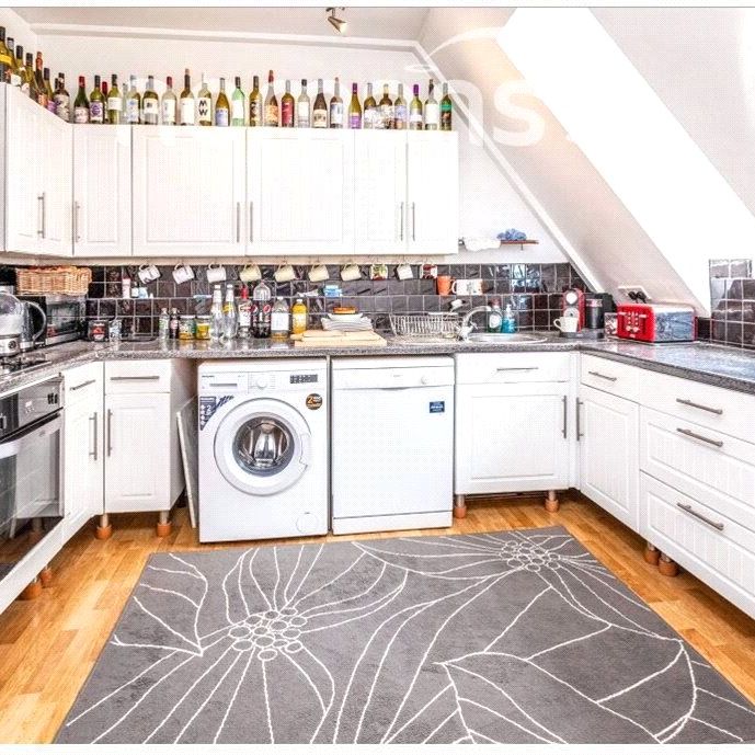 3 bedroom apartment to rent - Photo 1