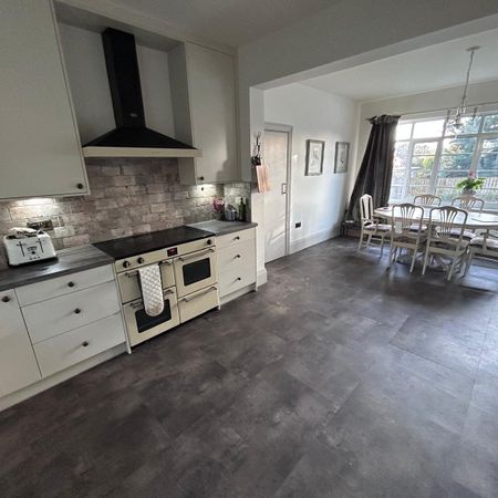 3 bedroom detached house to rent - Photo 4