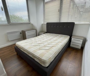 2 bedroom flat to rent - Photo 2