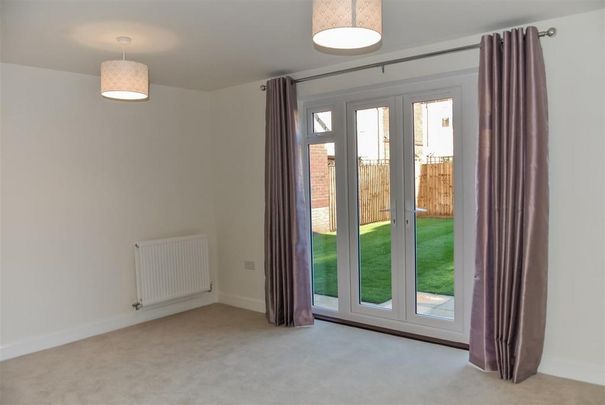 2 bedroom semi-detached house to rent - Photo 1