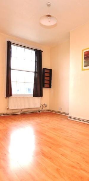 2 Bed Flat, Shadwell Gardens, E1 - Photo 1
