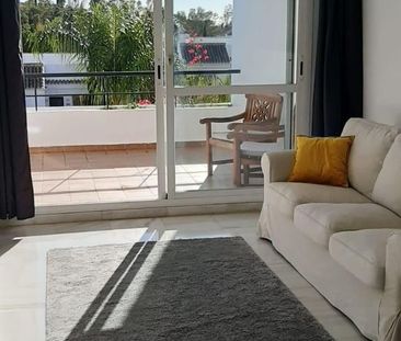 2 bedroom luxury penthouse for rent in Nueva Andalucia, Spain - Photo 4