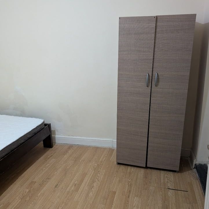 Room in a Shared House, Desford Road, E16 - Photo 1