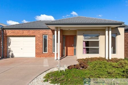 Well maintained modern three-bedroom home located in the highly sought-after Arena Estate. - Photo 4