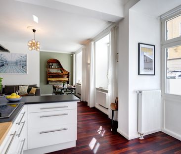 Elegant period apartment in sought-after location - Photo 4