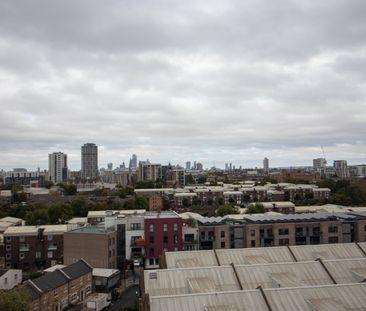 Room in a Shared Flat, Salcombe Court, E14 - Photo 1
