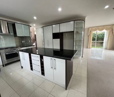 Stunning Home&excl; - Photo 1