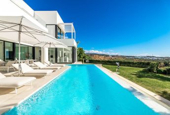5 bedroom luxury Villa for rent in Rio Real, Spain