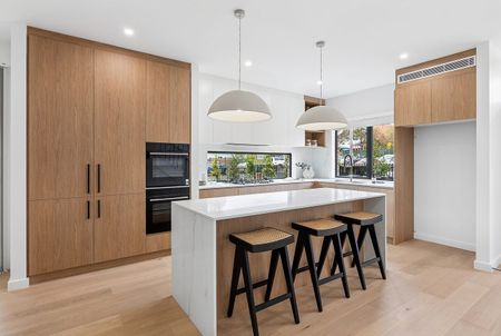 1B Chipilly Avenue, Engadine NSW 2233 - Townhouse For Rent | Domain - Photo 5