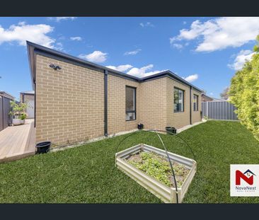 Masterpiece in Truganina!! Perfect location - Photo 6