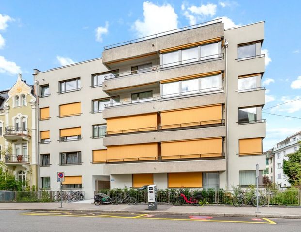 attraktive 2.5 Zimmerwohnung an interessanter Lage - Photo 1