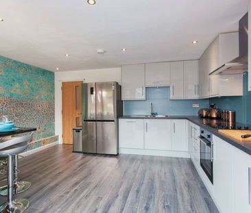 Fitzgerald House, 77 Tallis Way - Photo 4