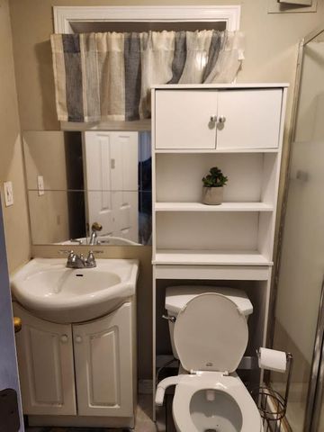 For Lease - 30 Goodless Court, Toronto, Ontario - Photo 3