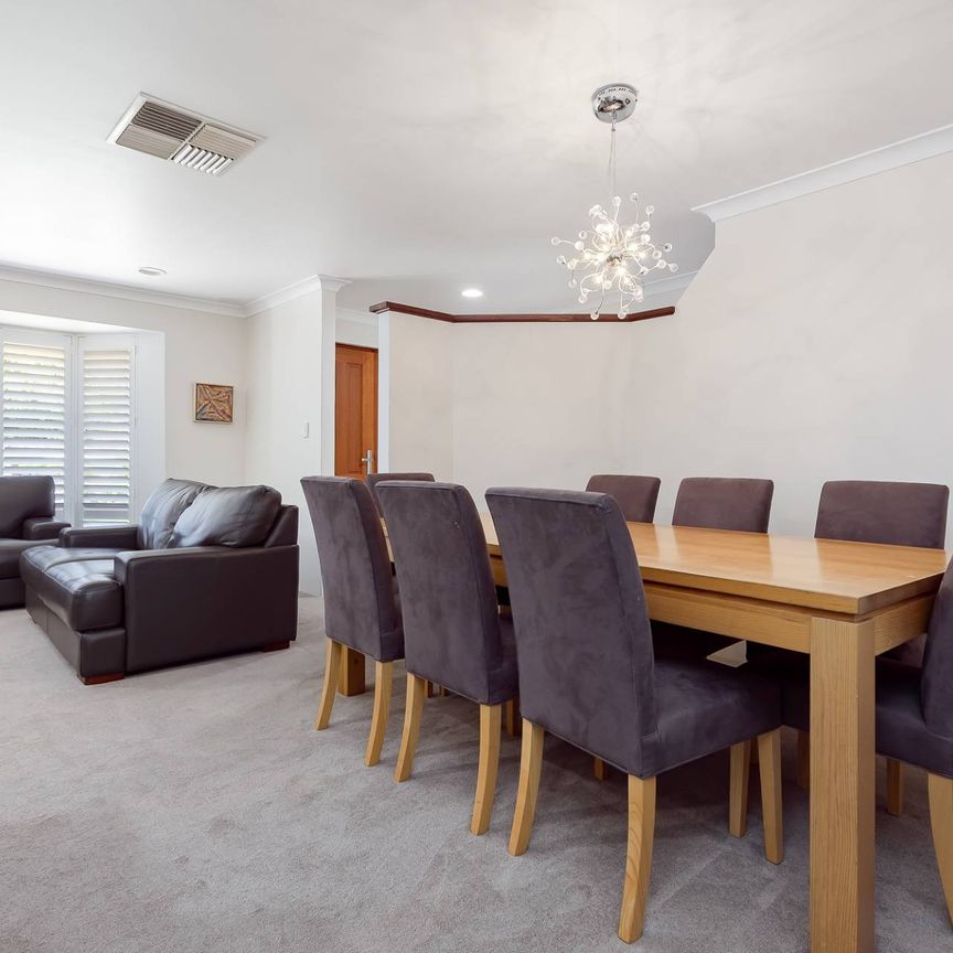 Elegant GardenCorner Family Home - Photo 1