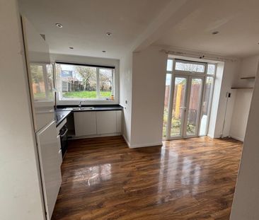 Park Lane, Wednesbury, WS10 - Photo 4