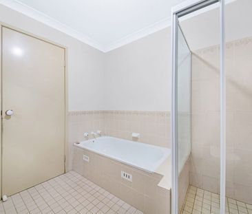 Cosy Villa & Convenient Location - Photo 3