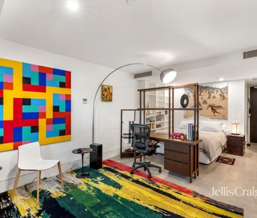 Stylish Studio Sanctuary in Prestigious One East Melbourne. - Photo 3