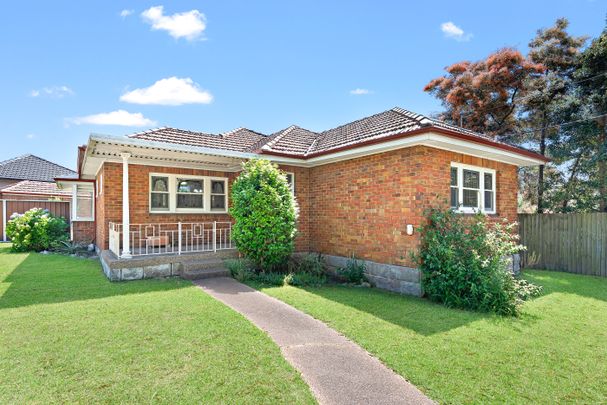 8 Waterside Crescent, Earlwood NSW 2206 - House For Rent | Domain - Photo 1