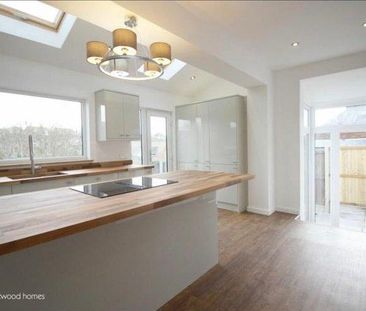 4 bedroom semi-detached house to rent - Photo 4