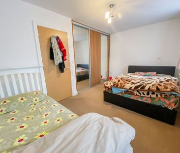 3 bed terraced house to rent in Denton Way, Langley, SL3 - Photo 6