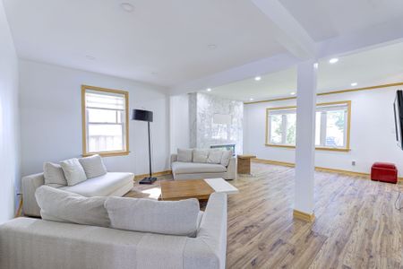 For Lease - 97 Edgecroft Road, Toronto, Ontario - Photo 3