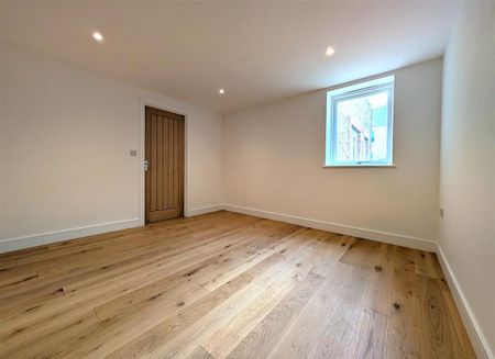 3 bedroom apartment to rent - Photo 4