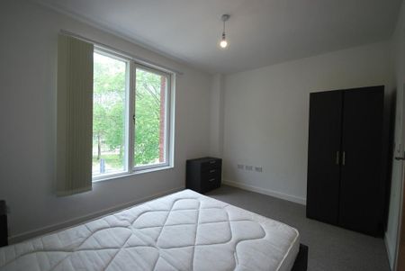 3 bedroom mews to rent - Photo 4