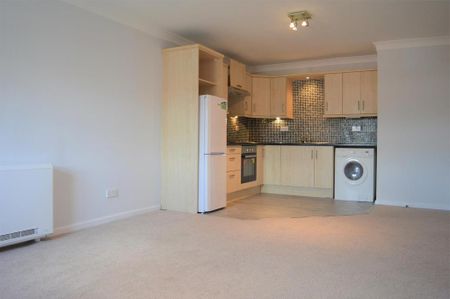 2 bedroom flat to rent - Photo 4