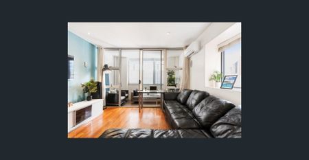 FURNISHED EXECUTIVE STYLE ONE BEDROOM APARTMENT WITH 2 CARSPACES - Photo 4