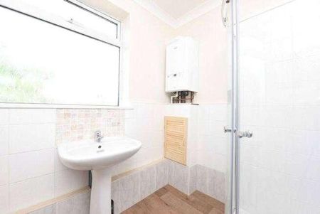 Yorktown Road, College Town, Sandhurst, Berkshire, GU47 - Photo 5