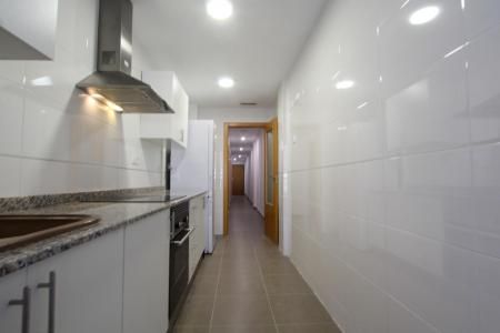 Nearly New 3-Bedroom Flat with Garage and Lift Just 5 Minutes from the Beach – Moncofa - Photo 2