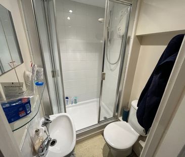 Studio Flat, Blenheim Road, BS6 - Photo 2