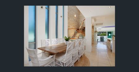 Stylish & Spacious Living in a Quiet Southport Pocket - Photo 5